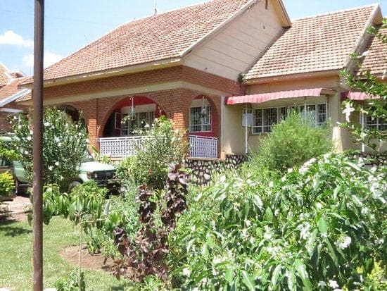 Green Valley Guest House & Backpackers